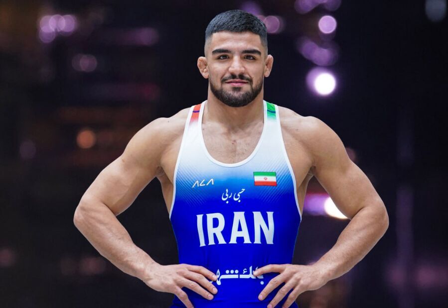 کشتی آزاد امیدهای جهان؛ عظیمی طلا گرفت