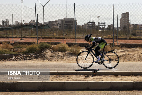 عکس روز | لیگ برتر دوچرخه‌سواری سرعت بانوان - کرمان