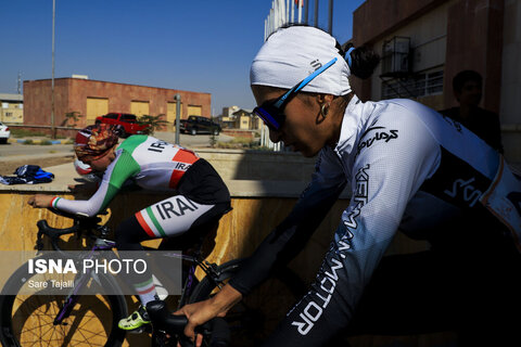 عکس روز | لیگ برتر دوچرخه‌سواری سرعت بانوان - کرمان
