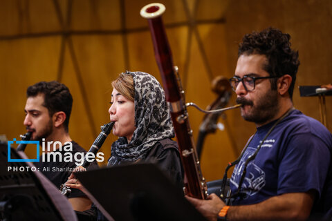 تمرین ارکستر موسیقی ملی ایران