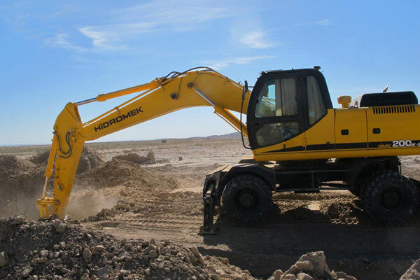 آزادسازی بیش از ۲ هکتار از بستر زرینه ‌رود در میاندوآب