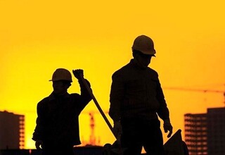 کارگر باید وام بگیرد تا معیشت خود را تأمین کند