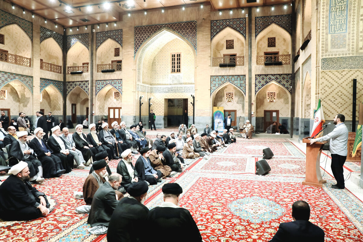 میرزای نائینی؛ محور مکتب‌سازی و پیوند حوزه‌های علمیه ایران و عراق