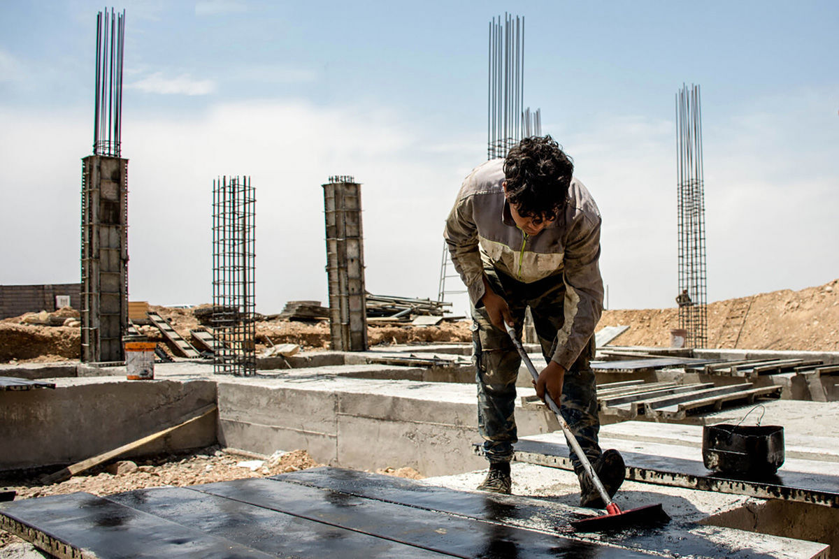 اولویت اشتغال با نیروی کار ایرانی است