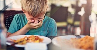 توصیه‌های مهم برای جلوگیری از مسمومیت کودکان/ خانواده‌ها باید از خوددرمانی پرهیز کنند