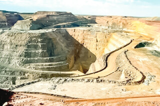 پیشنهاد ایجاد شهرک صنعتی معدنی مرزی با تسهیل‌گری دولت