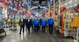 باید موانع ارزی را از مسیر تولید خودرو برداشت