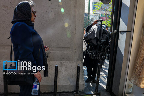 عکس روز | پلمب مراکز تجاری «خیابان جمهوری»