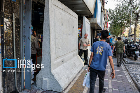 عکس روز | پلمب مراکز تجاری «خیابان جمهوری»