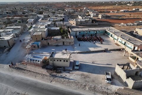 بازگشت دانش‌آموزان سوری به مدارسی که از جنگ نابود شده‌اند