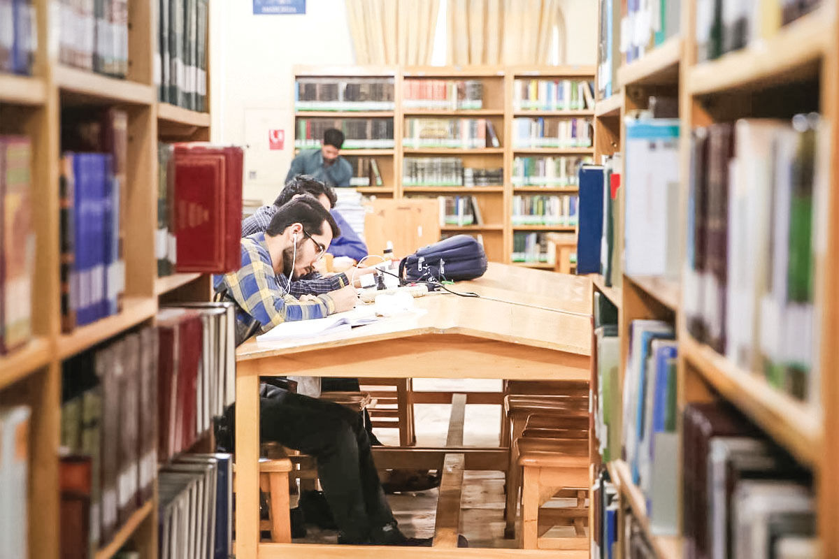 از «قدرت بیان» تا «افسر بی‌بی» و «پشت میزنَشین‌ها»