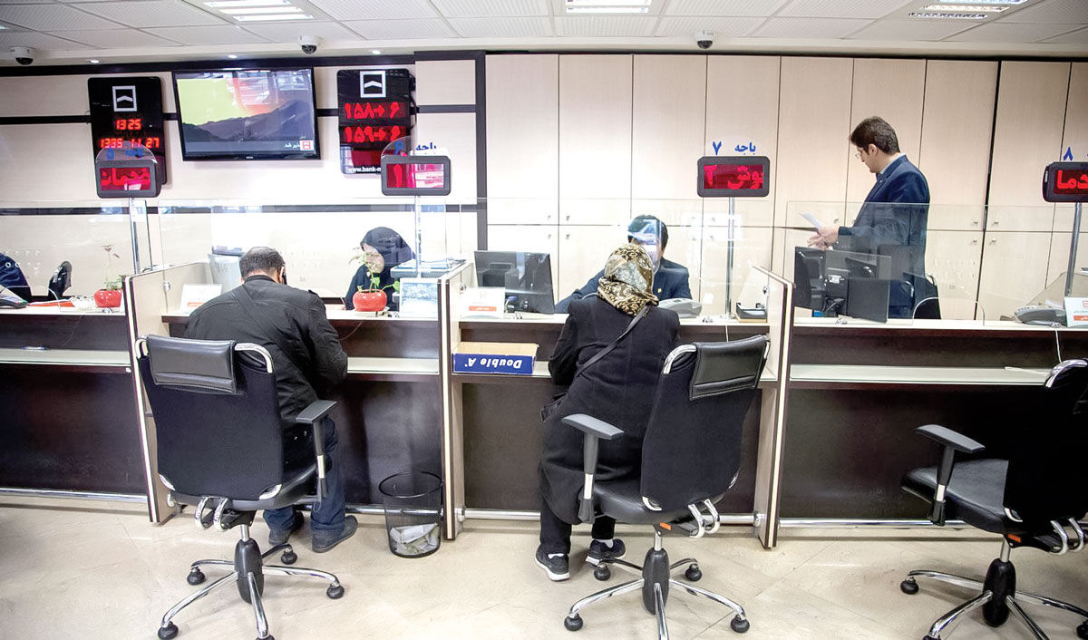 اثر مثبت تعیین‌تکلیف بانک‌های ناتراز بر کنترل تورم/ انتقاد از عقب‌ماندگی بانک مرکزی