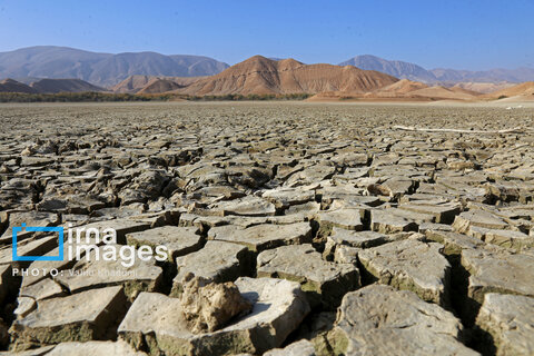 عکس روز | خشک شدن سد خاکی عبدل‌آباد بجنورد