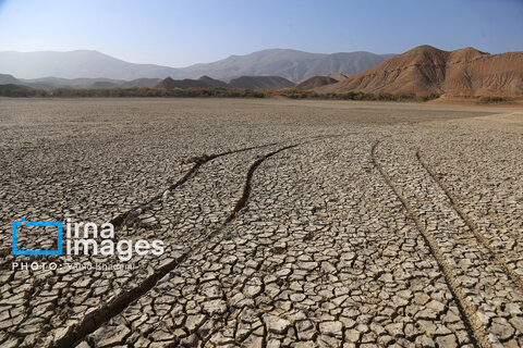 عکس روز | خشک شدن سد خاکی عبدل‌آباد بجنورد