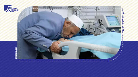 فیلم | لحظه تلخ بوسیدن دست صابر کاظمی توسط پدرش در آی‌سی‌یو بیمارستان