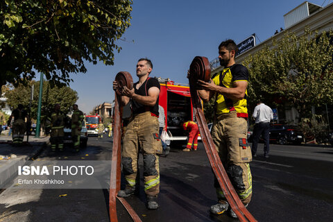 گزارش تصویری | آتش‌سوزی یک رستوران در شهرک غرب