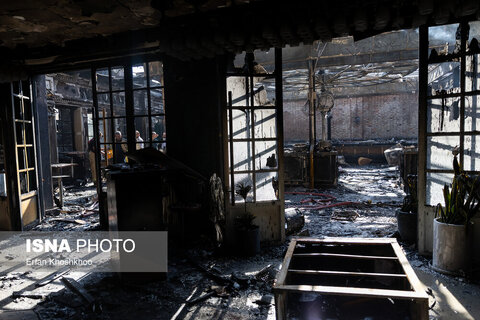 گزارش تصویری | آتش‌سوزی یک رستوران در شهرک غرب