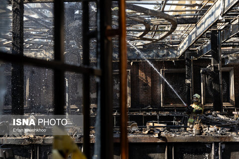گزارش تصویری | آتش‌سوزی یک رستوران در شهرک غرب