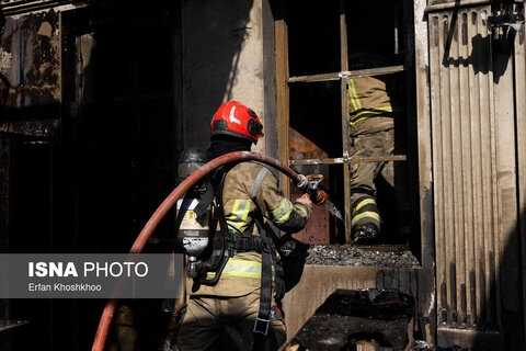 گزارش تصویری | آتش‌سوزی یک رستوران در شهرک غرب