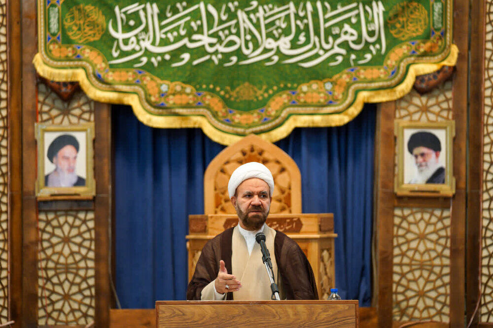 انتقاد تولیت حرم مطهر شاهچراغ(ع) از بی‌ضابطه بودن فضای مجازی در کشور