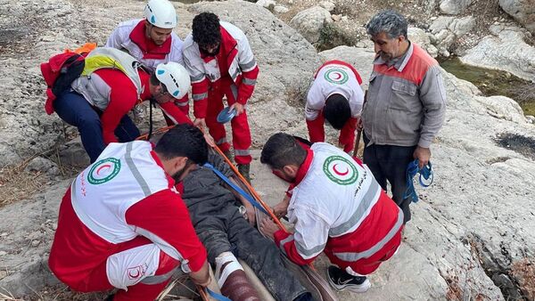 نجات مرد ۵۴ ساله در ارتفاعات کوه چخماخلو