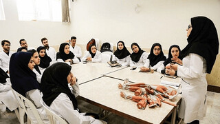 آیا دانشجویان پزشکی سهمیه‌ای به راحتی دکتر می‌شوند؟