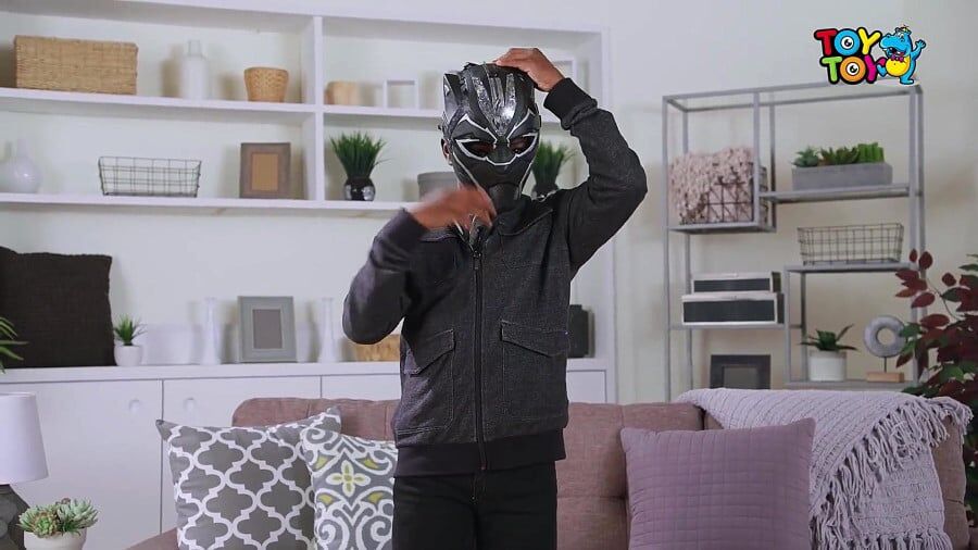 ماسک‌های هوشمند جای لبوبو را گرفت/ هویت کودکان ایرانی زیر ماسک ابرقهرمانان!