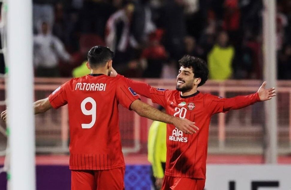 دومین برد متوالی تراکتور با درخشش بیرو؛ پرشورها نیمی از راه صعود را طی کردند