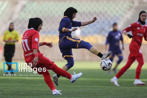 عکس روز | لیگ برتر فوتبال زنان - پرسپولیس و خاتون بم