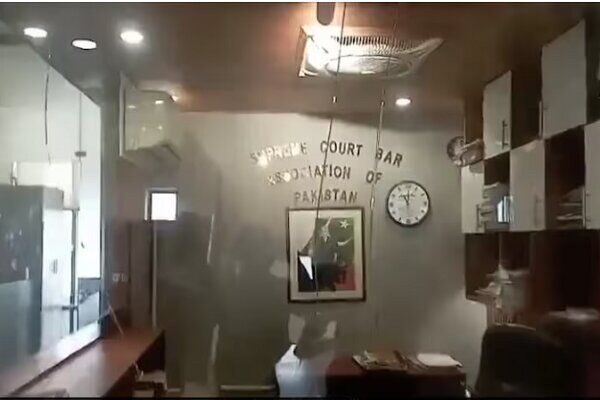 انفجار در دادگاه عالی پاکستان؛ ۱۲ نفر زخمی شدند