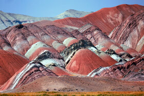 کوه‌های رنگی ماهنشان - زنجان