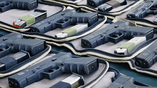 کشف ۱۰۰قبضه سلاح نیمه خودکار در گمرک بازرگان