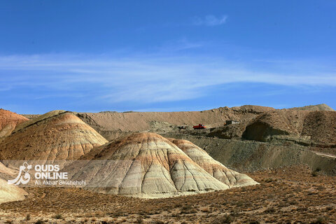 کوه‌های رنگی ماه‌نشان