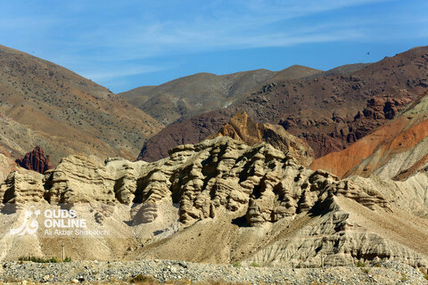 کوه‌های رنگی ماه‌نشان