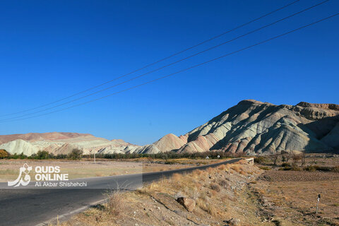 کوه‌های رنگی ماه‌نشان