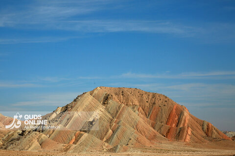 کوه‌های رنگی ماه‌نشان