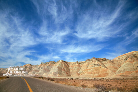 کوه‌های رنگی ماه‌نشان