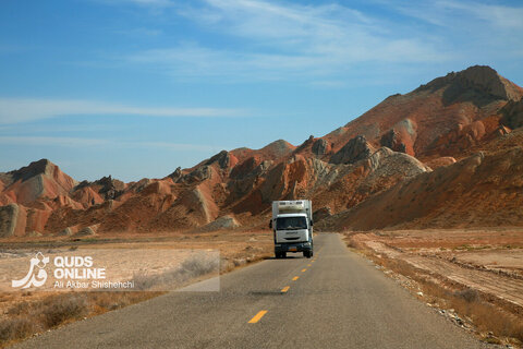 کوه‌های رنگی ماه‌نشان