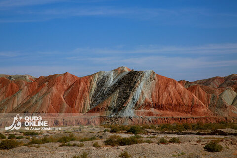 کوه‌های رنگی ماه‌نشان