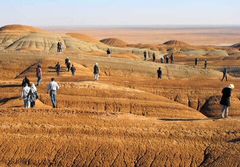 کویرهای اصفهان گرفتار گردشگری بی‌ضابطه؛ جولان سودجویان در فضای مجازی