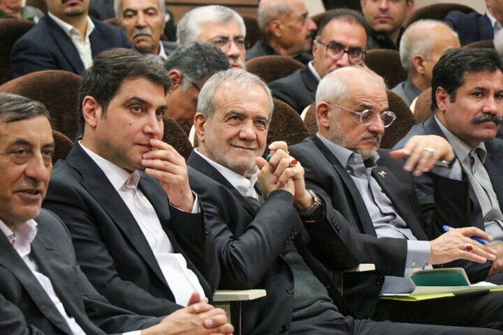 خواسته‌های فعالان اقتصادی کردستان از رئیس‌جمهور/ توسعه زیرساخت‌ها تا رفع موانع مالی