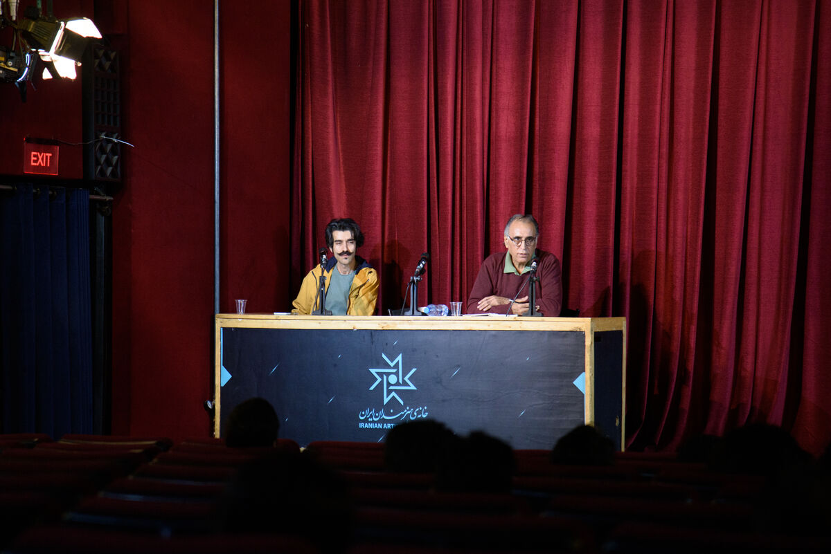 نقد و تحلیل فیلم‌تئاتر «شوخی امروزی»؛ طنز، حقیقت پنهان و گذر از مدرنیسم به پست‌مدرنیسم