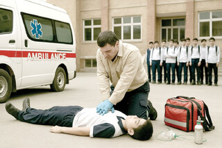 پایان حیات در حیاط مدرسه