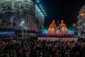 گزارش تصویری | رونمایی از مجسمه «زانو زنندگان برابر ایران»