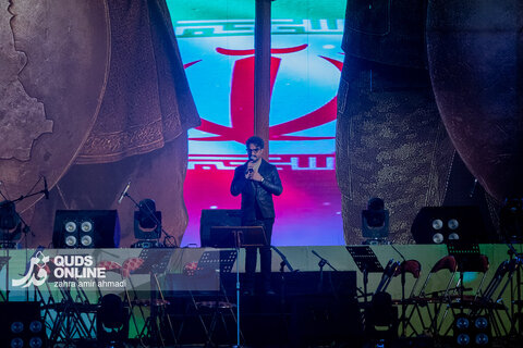 رونمایی از مجسمه «زانو زنندگان برابر ایران»