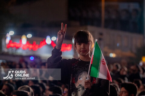 رونمایی از مجسمه «زانو زنندگان برابر ایران»
