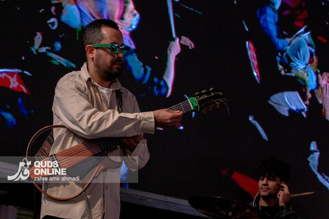 رونمایی از مجسمه «زانو زنندگان برابر ایران»