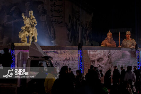 در «شبِ ایران» میدان انقلاب چه گذشت؟ / قوت گرفتن اجرای همایون در آزادی