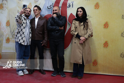 گزارش تصویری | اکران مردمی فیلم «آقای زالو » با حضور عوامل در مشهد