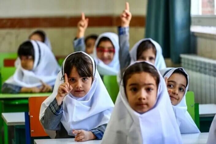 آیا کاهش سن ورود به دبستان به نفع کودکان است؟